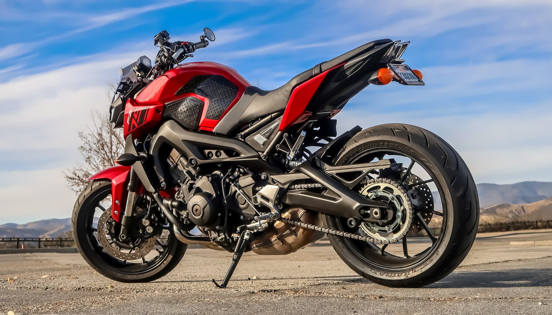 Moto Yamaha Fazer Roja